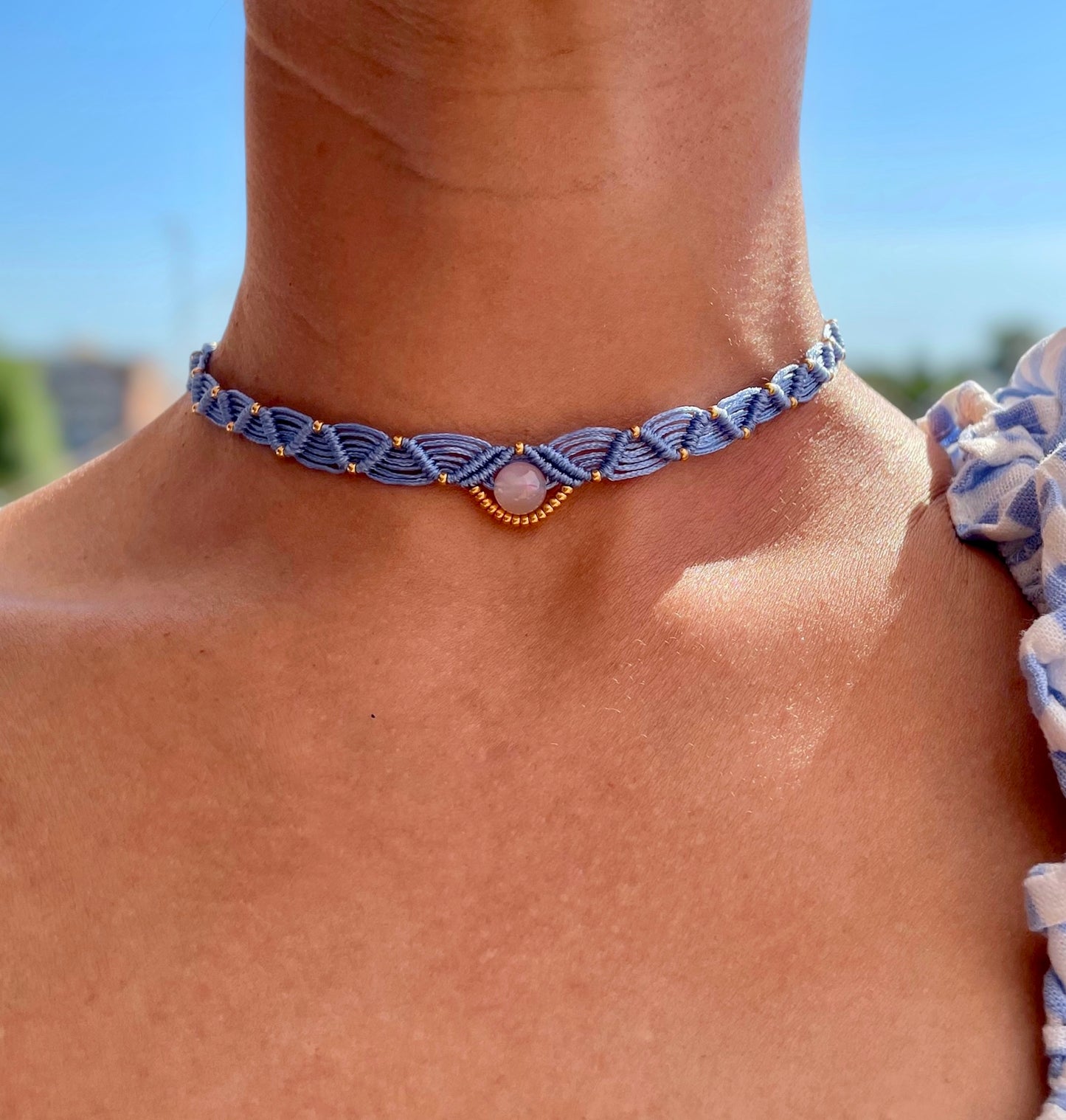 Collana celeste con pietra di Quarzo Rosa