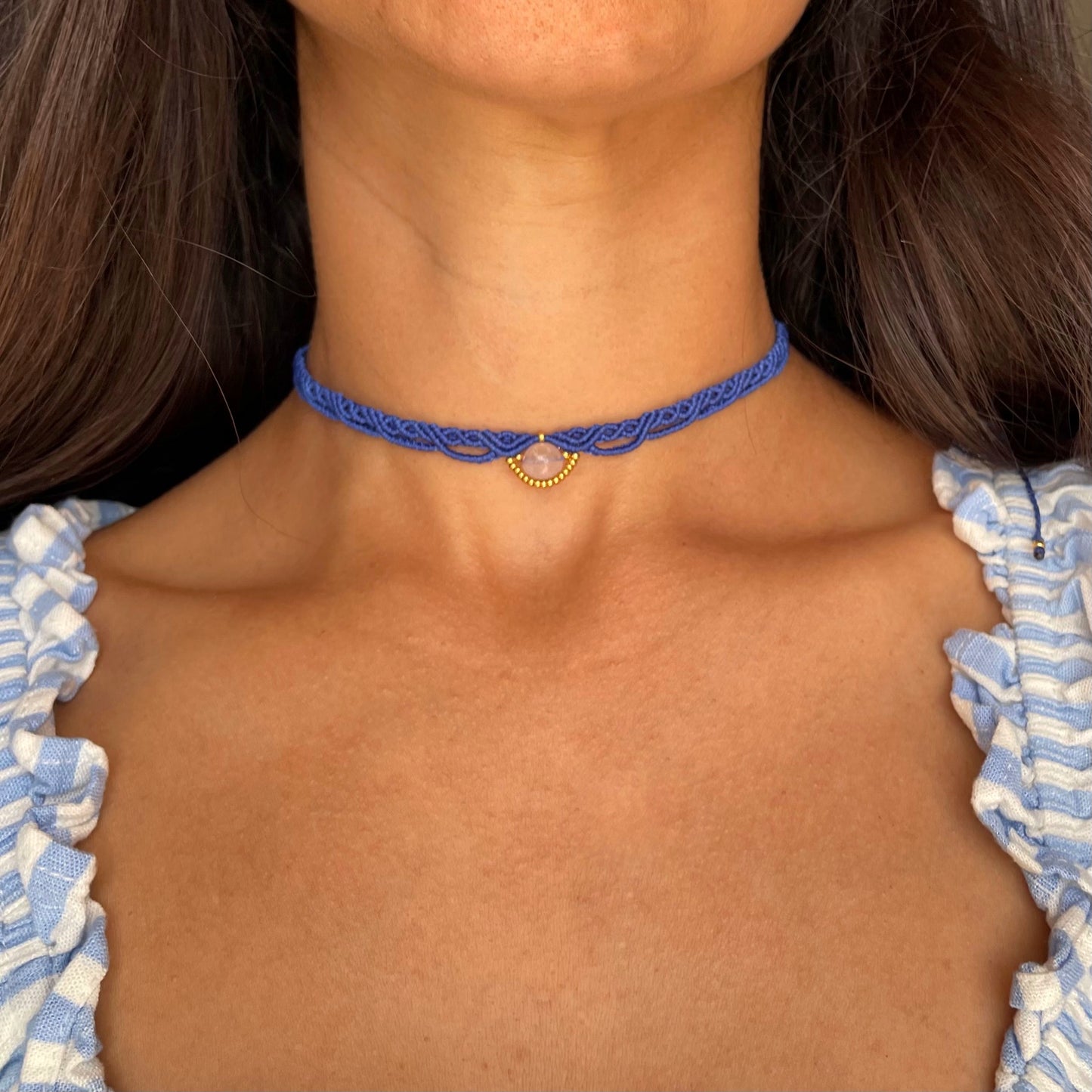 Collana blu con pietra di Quarzo rosa