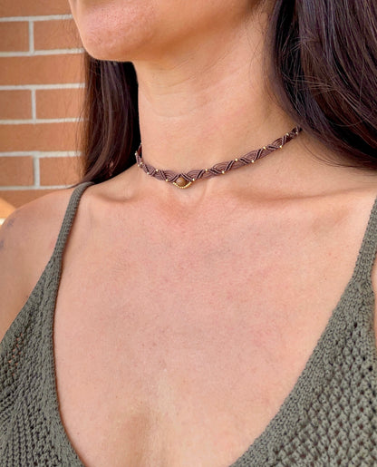 Choker marrone con pietra Mookaite