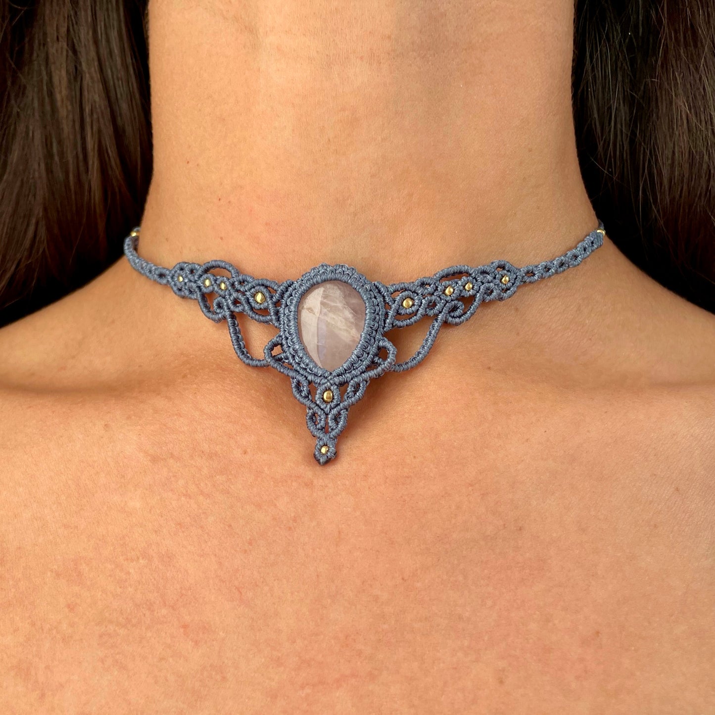 Collana Girocollo con pietra di Quarzo Rosa